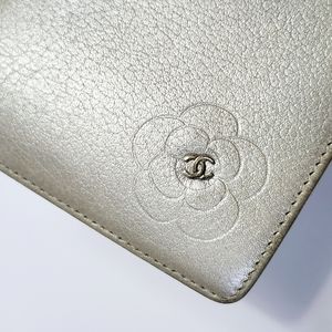CHANEL Camelia Metallic bifold Wallet
